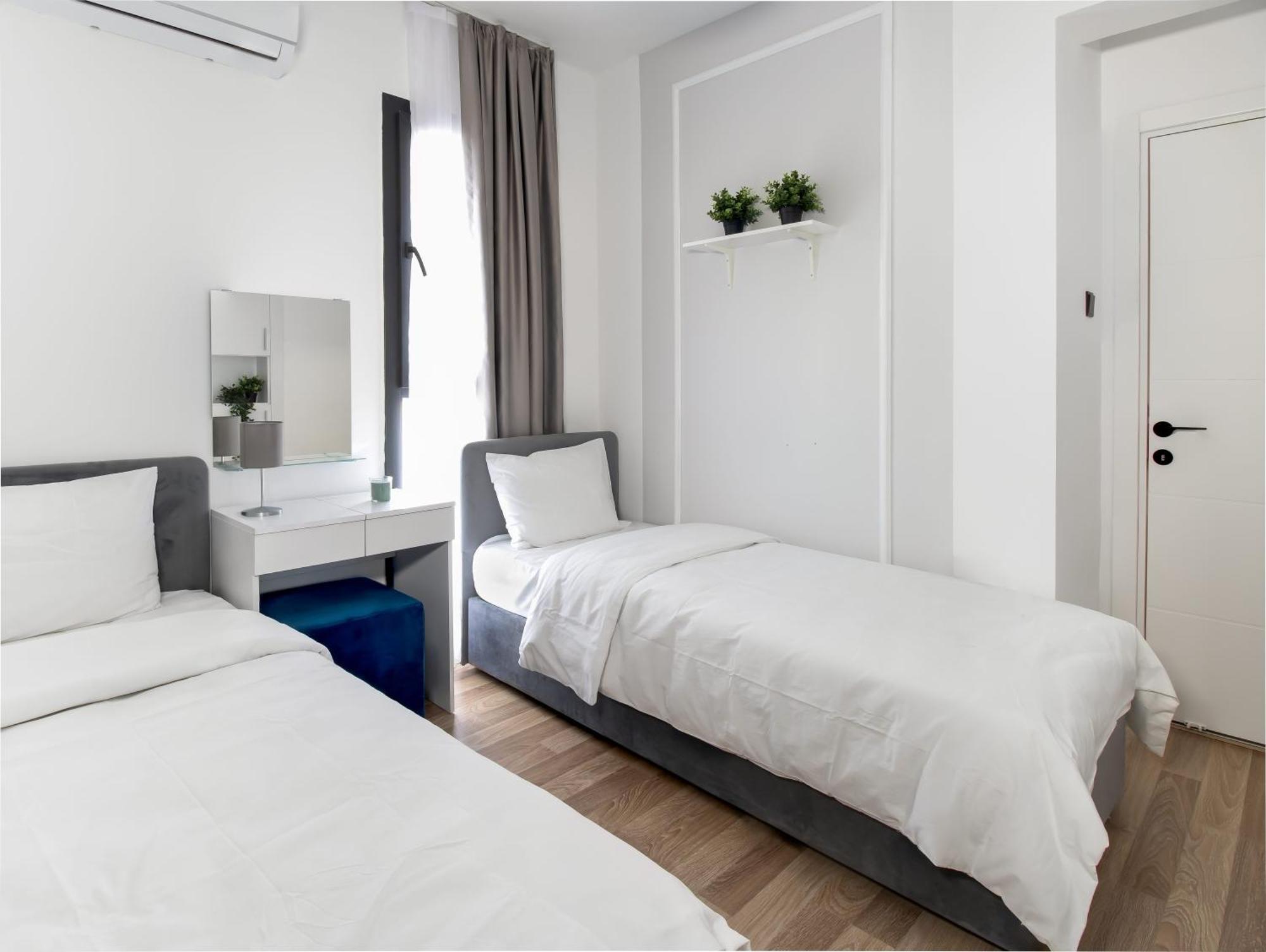 Caesar Blue Seaside Luxury Apartments Gastria Esterno foto