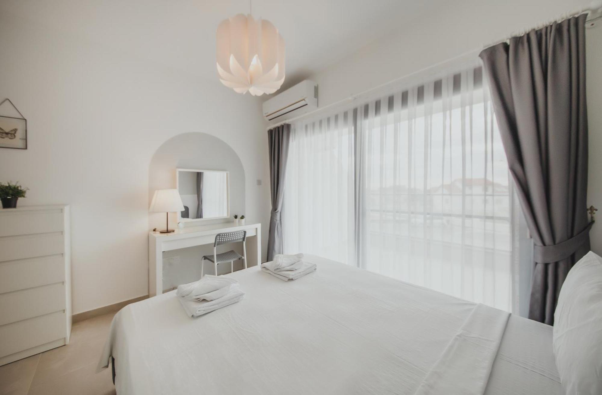 Caesar Blue Seaside Luxury Apartments Gastria Esterno foto
