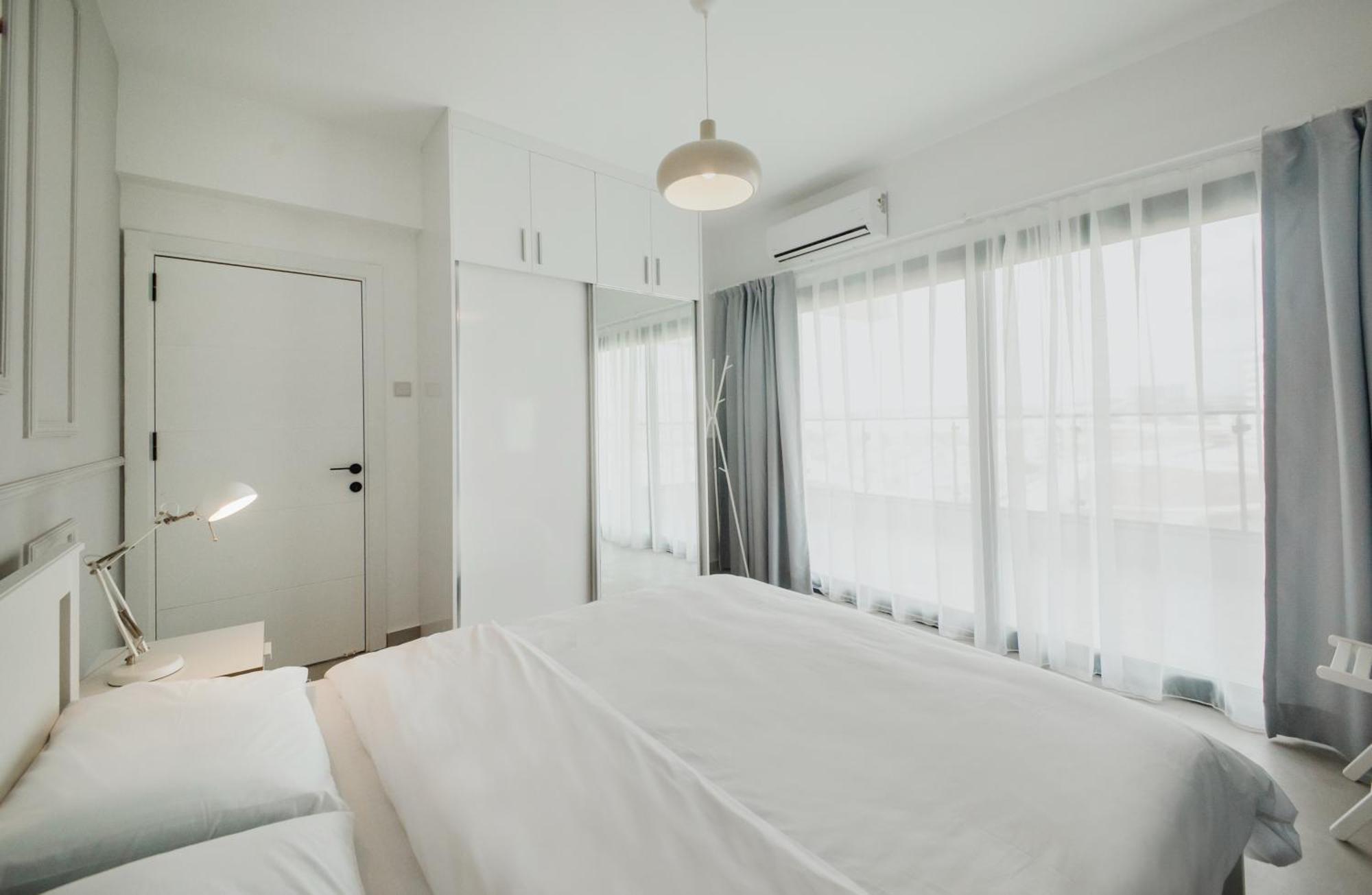 Caesar Blue Seaside Luxury Apartments Gastria Esterno foto